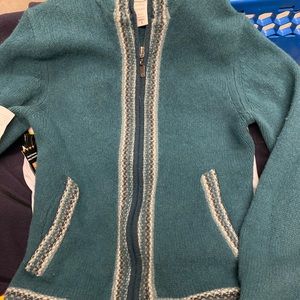 Women’s Patagonia Lambswool sweater